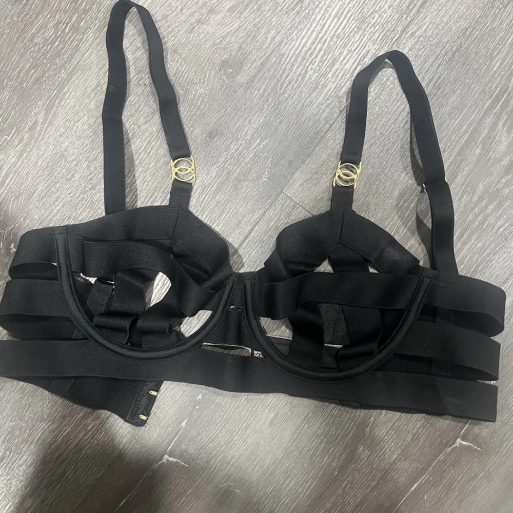 Victorias secret sexy strappy bra